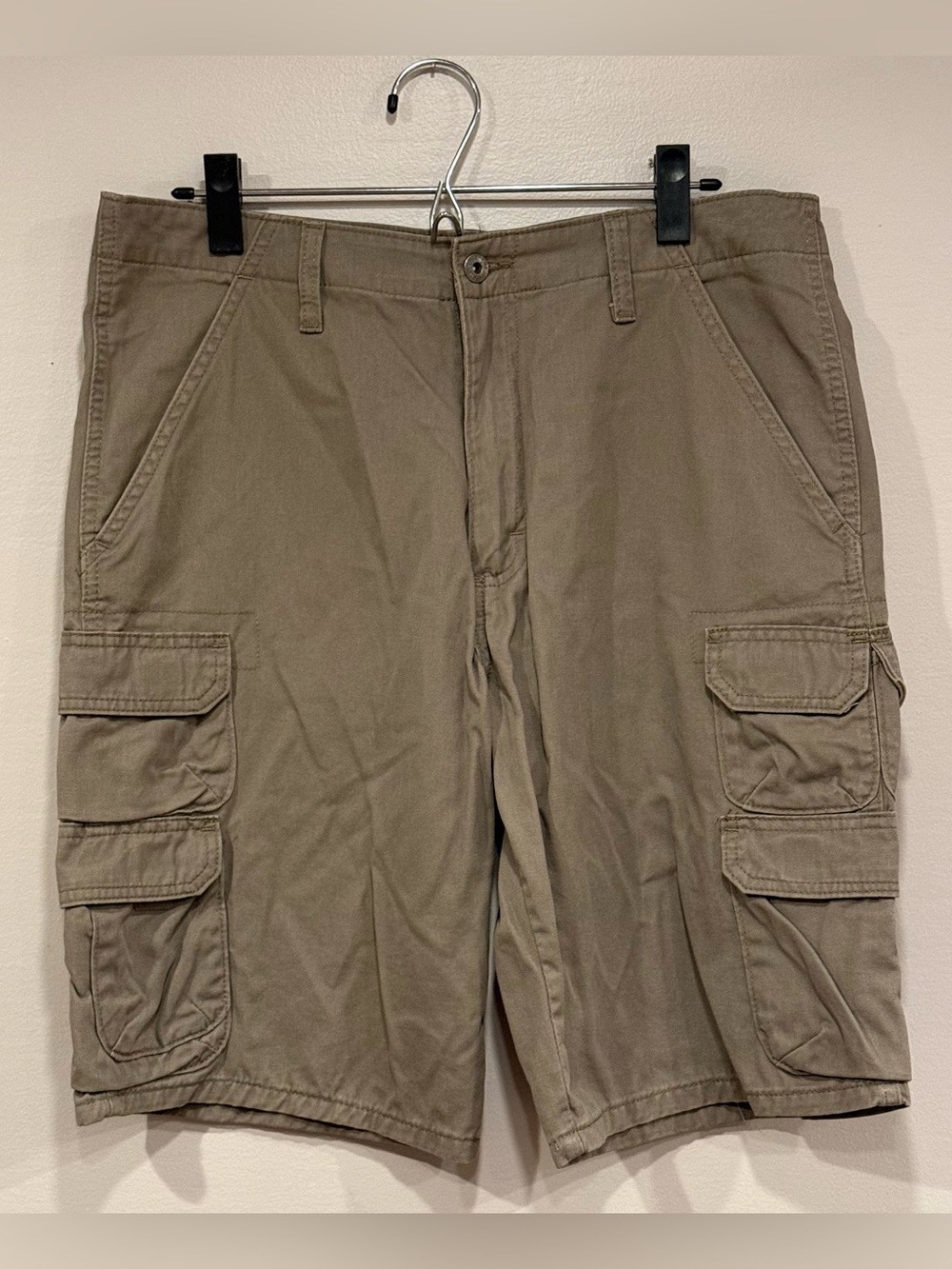 Wrangler Authentics Men's Premium Twill Relaxed Fit Cargo Shorts Size 32